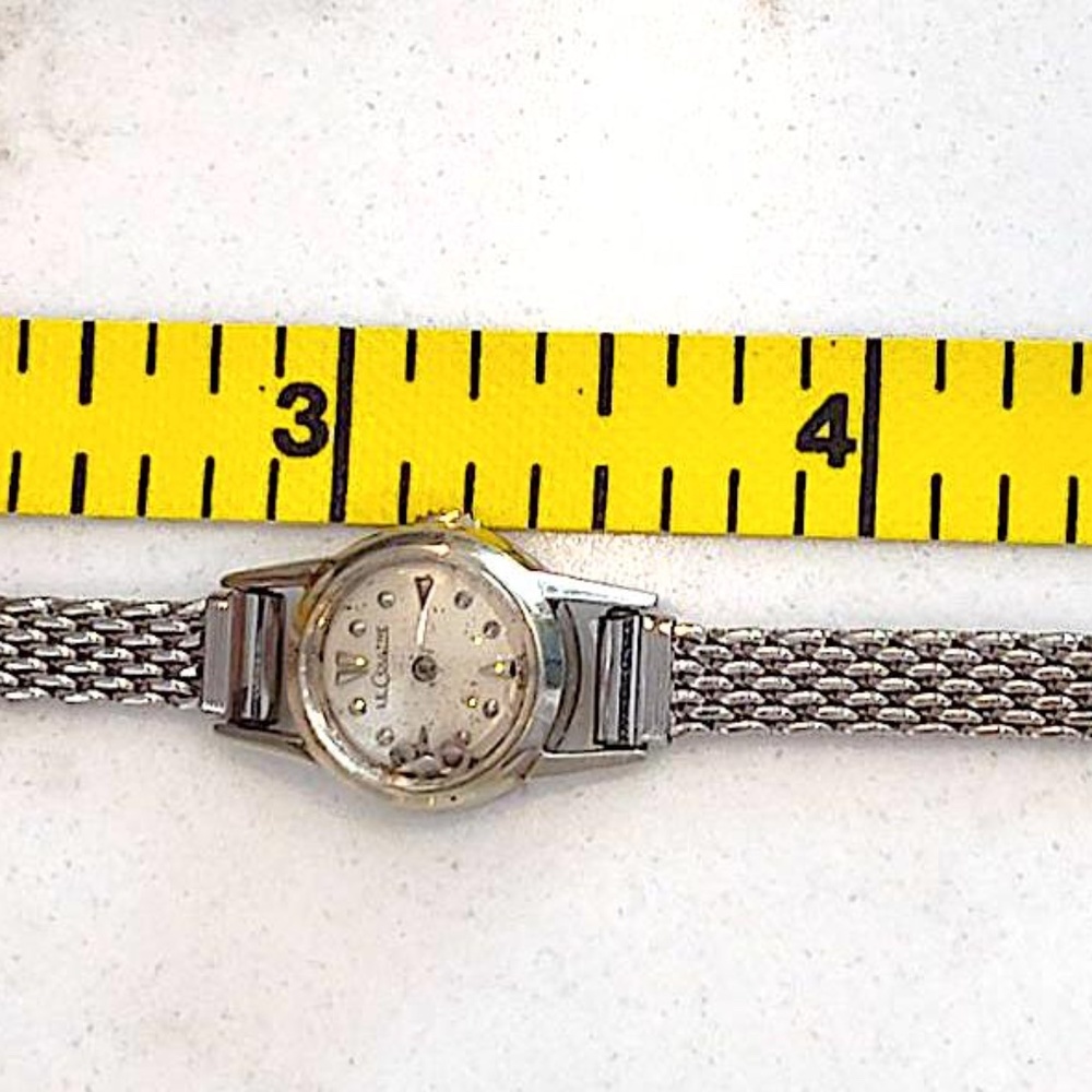 Super Rare Very Very Small Vintage LeCoultre 14K Gold 16 Jewel Back WindLadies…